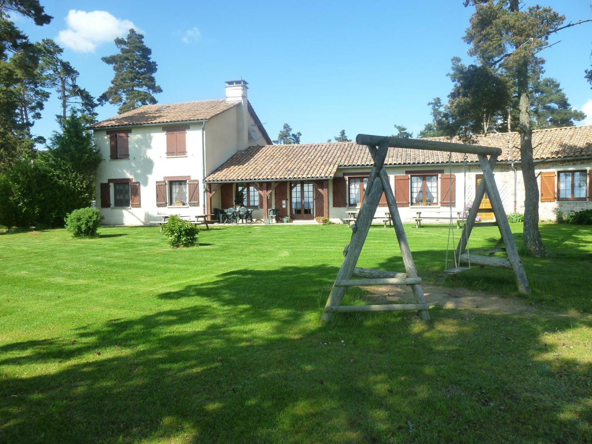 Auberge Les Volpilieres Ruynes-en-Margeride Exteriör bild