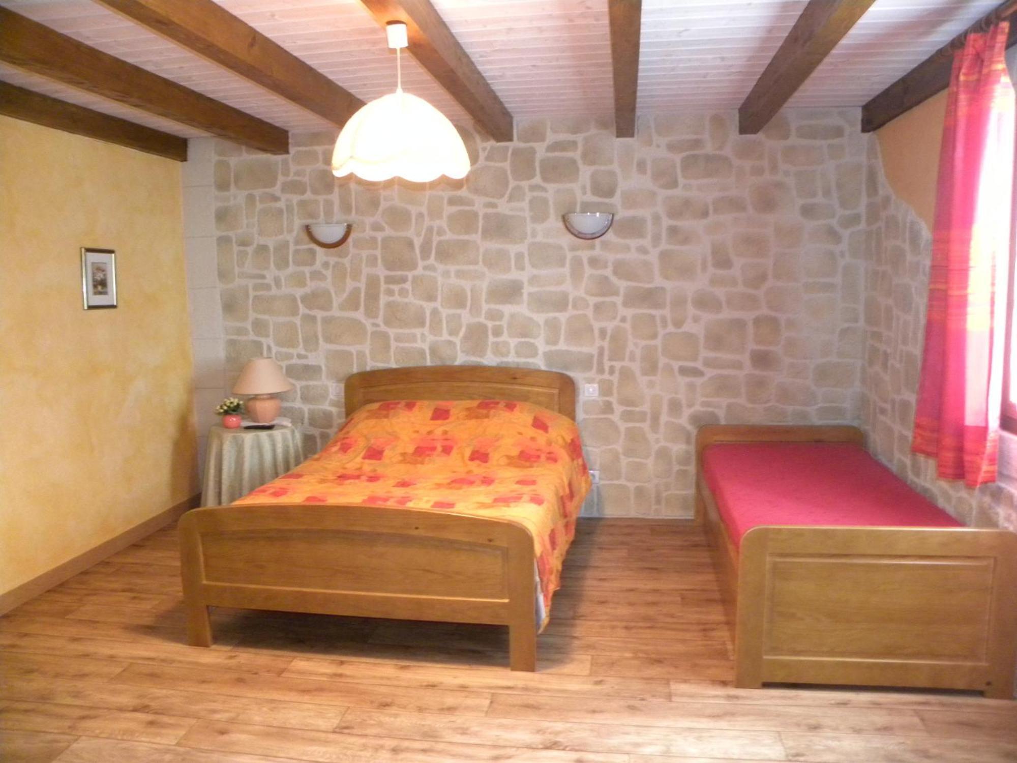 Auberge Les Volpilieres Ruynes-en-Margeride Exteriör bild