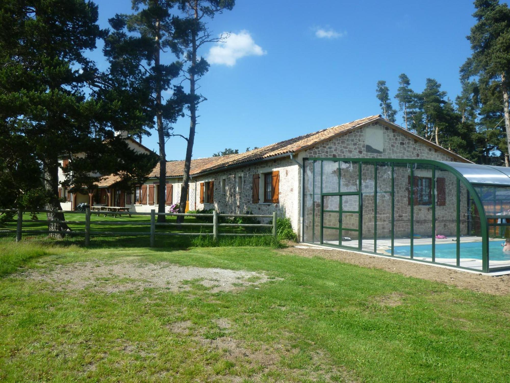 Auberge Les Volpilieres Ruynes-en-Margeride Exteriör bild