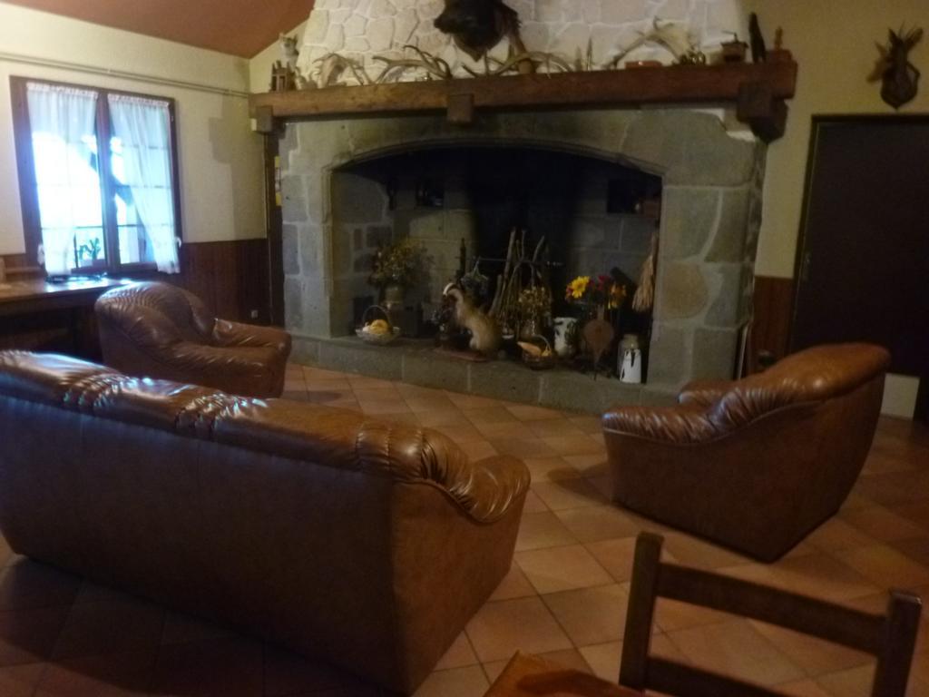 Auberge Les Volpilieres Ruynes-en-Margeride Exteriör bild